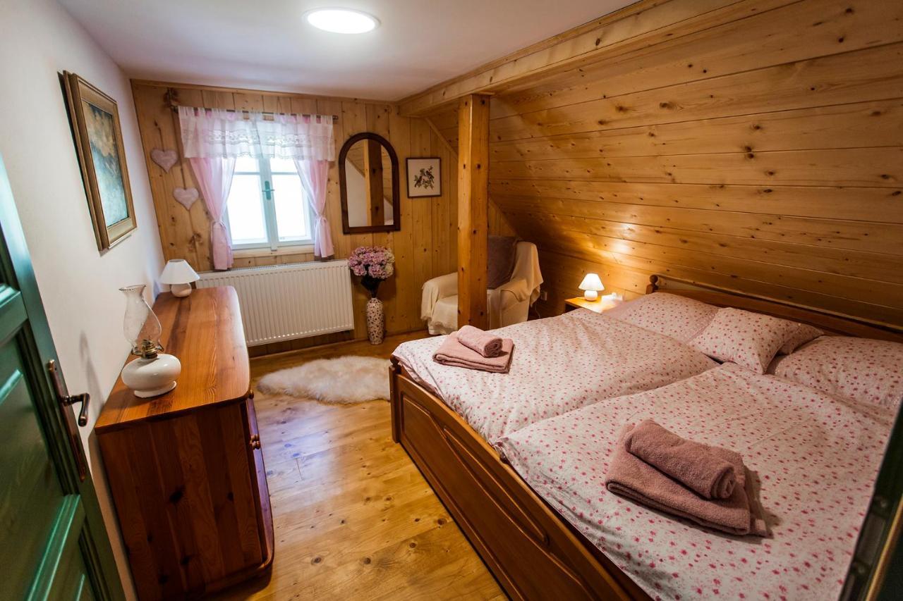 Chalupa Šárka Dolní Dvůr Exteriér fotografie